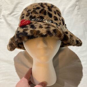 Ed Hardy Faux Fur Leopard Print Charm Bucket Hat! Women’s one size, NWOT!